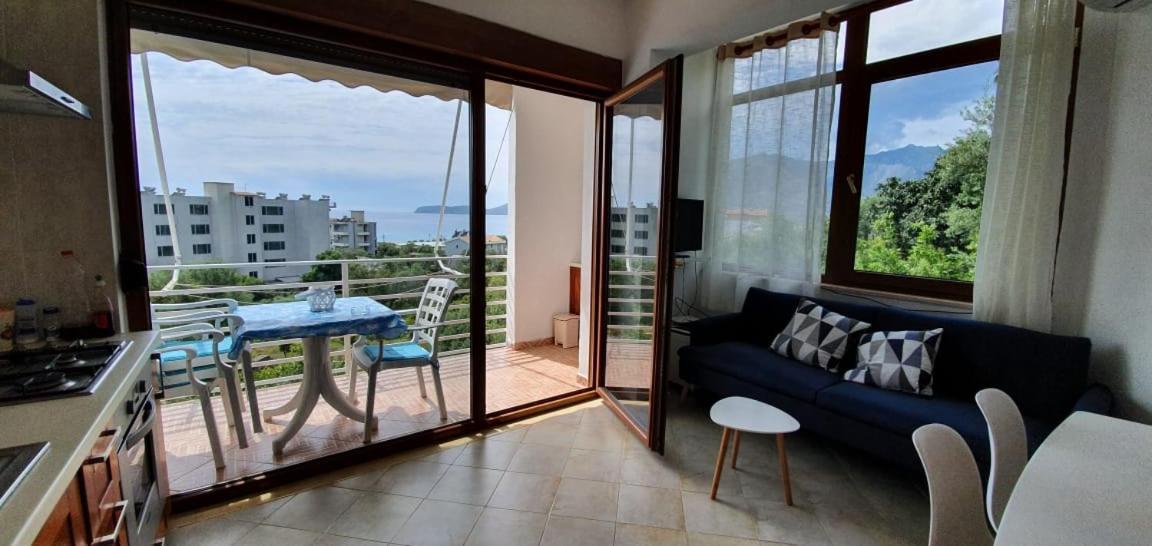 Seaview Apartment Borsh Bagian luar foto