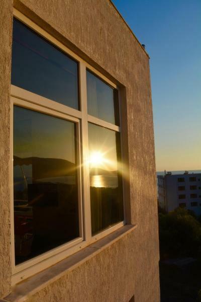 Seaview Apartment Borsh Bagian luar foto